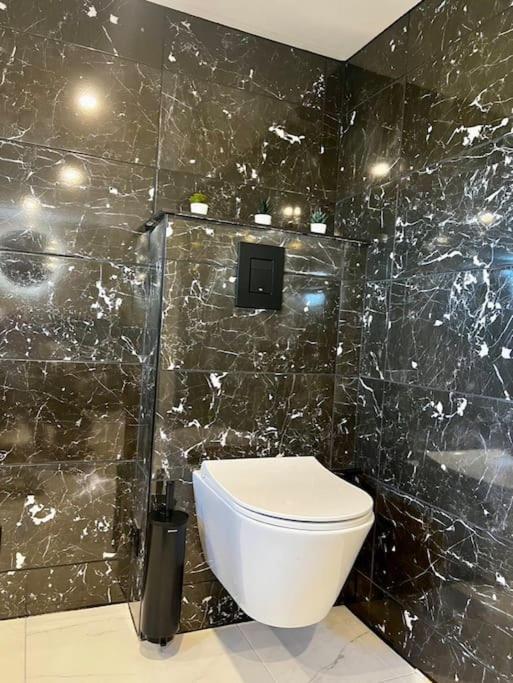 La Suite Saint Roch 维勒雷阿勒 外观 照片