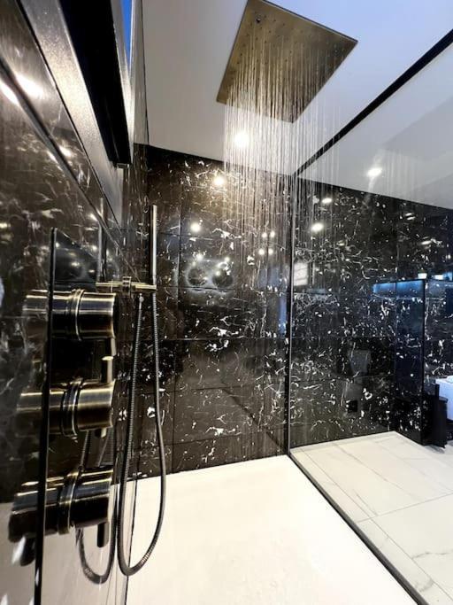 La Suite Saint Roch 维勒雷阿勒 外观 照片